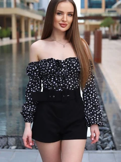 Hanna escort in Milan