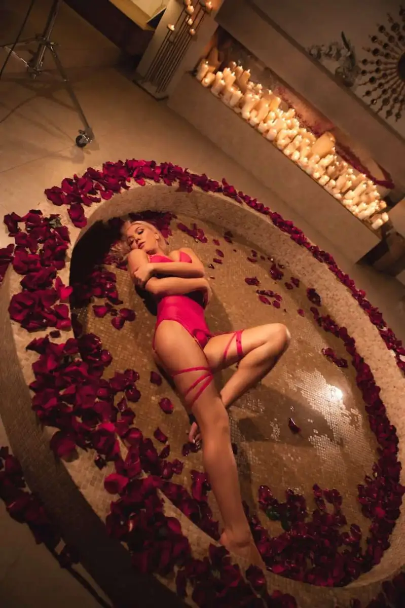 Iryna escort in Rome