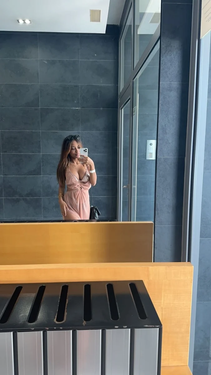 Julia escort in Rome