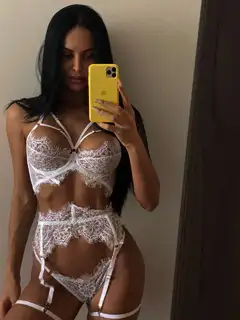 Julia escort in Rome