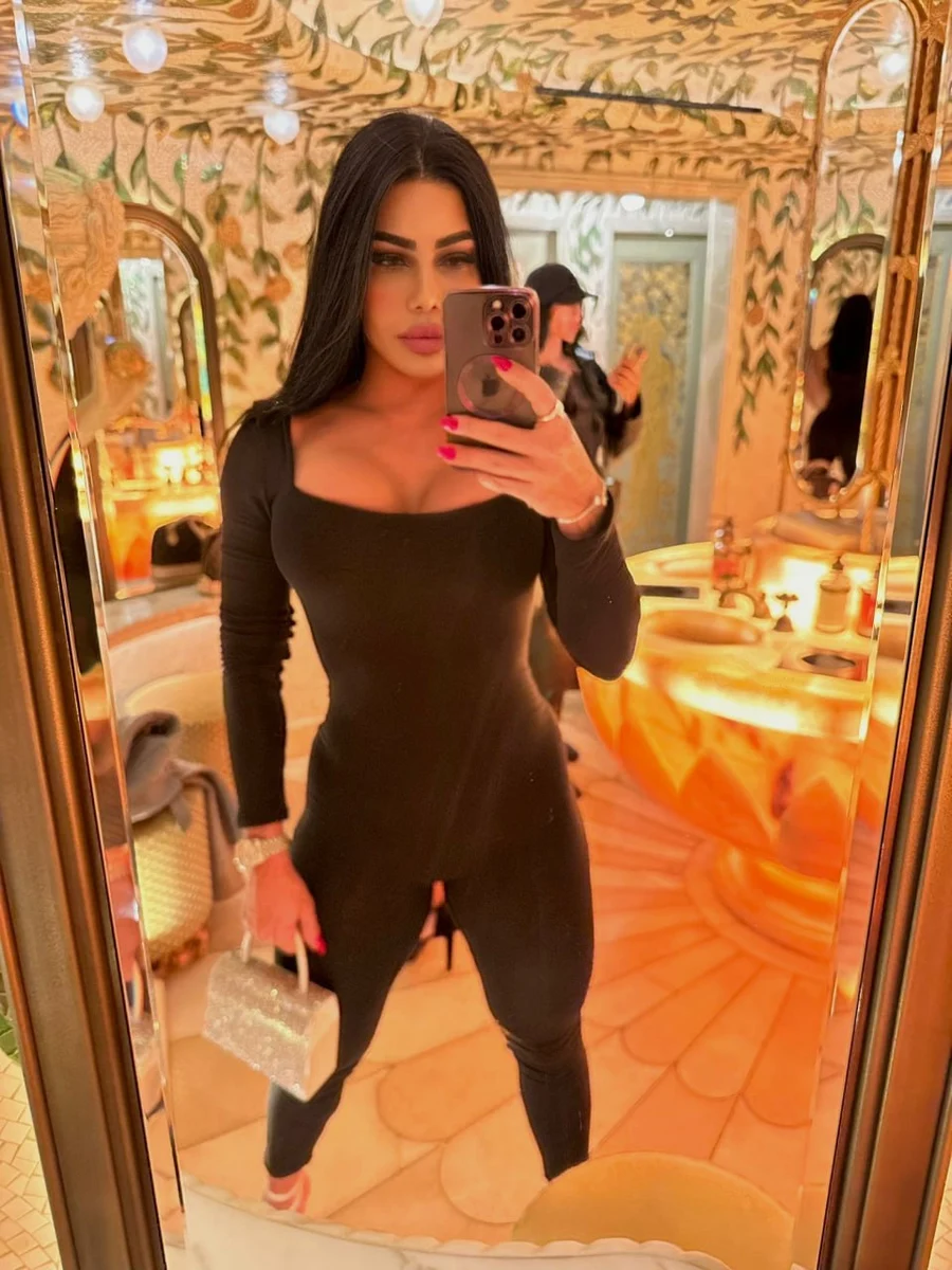 Julianne escort in Rome