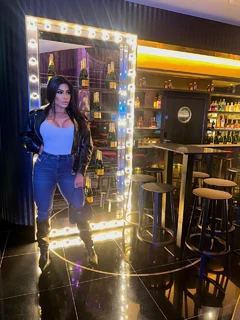 Julianne escort in Rome