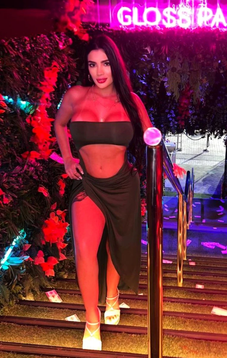 Karen escort in Milan