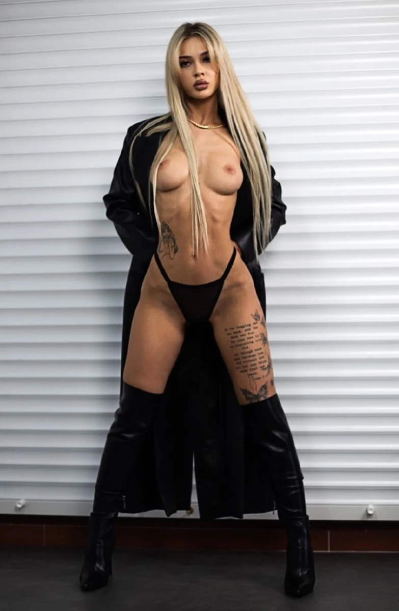 Kari escort in Milan