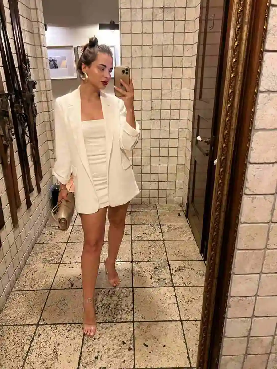 Karina escort in Rome
