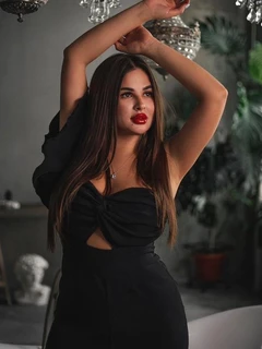 Kira escort in Milan