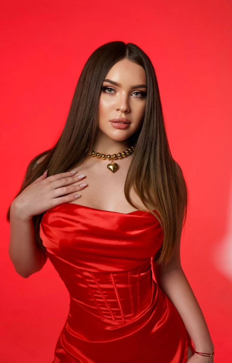 Ksenya escort in Milan