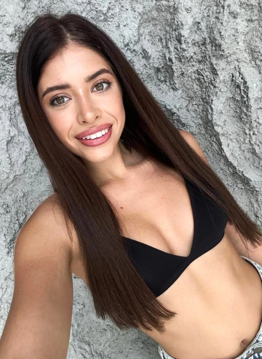 Lana escort in Milan