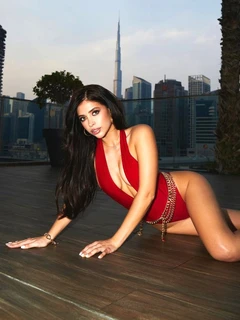 Lana escort in Milan