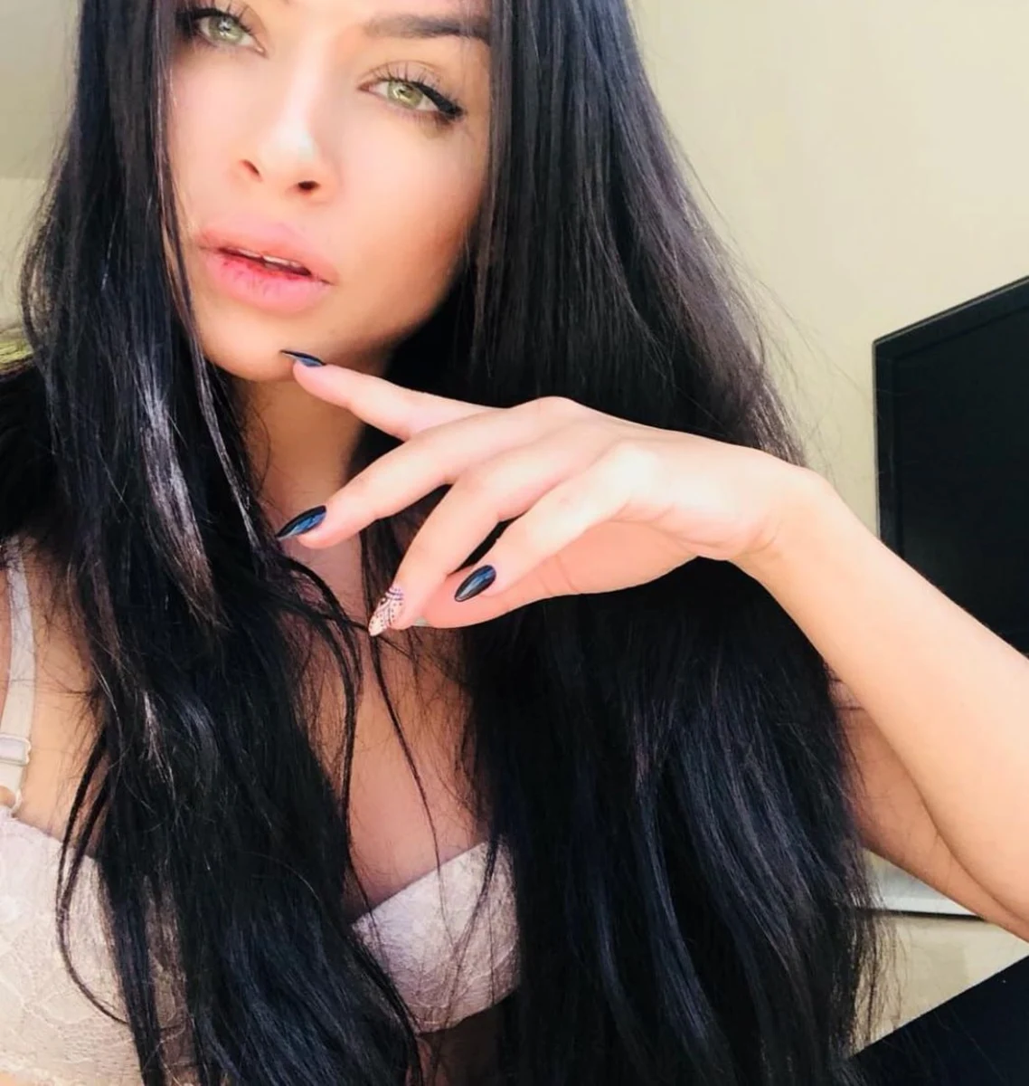 Lana escort in Rome