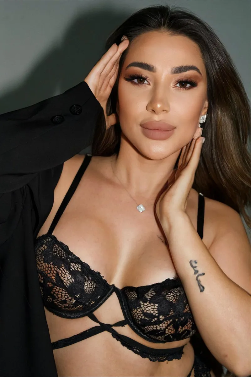  Lara escort in Milan