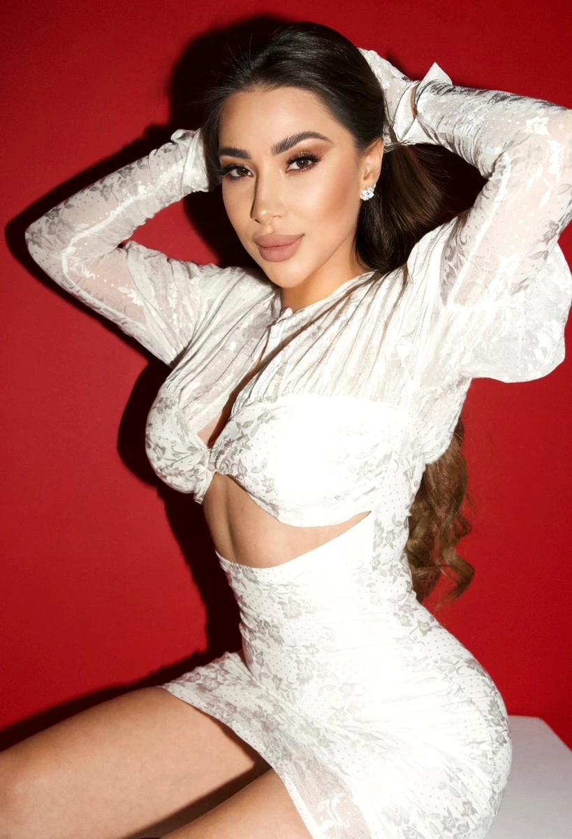  Lara escort in Milan