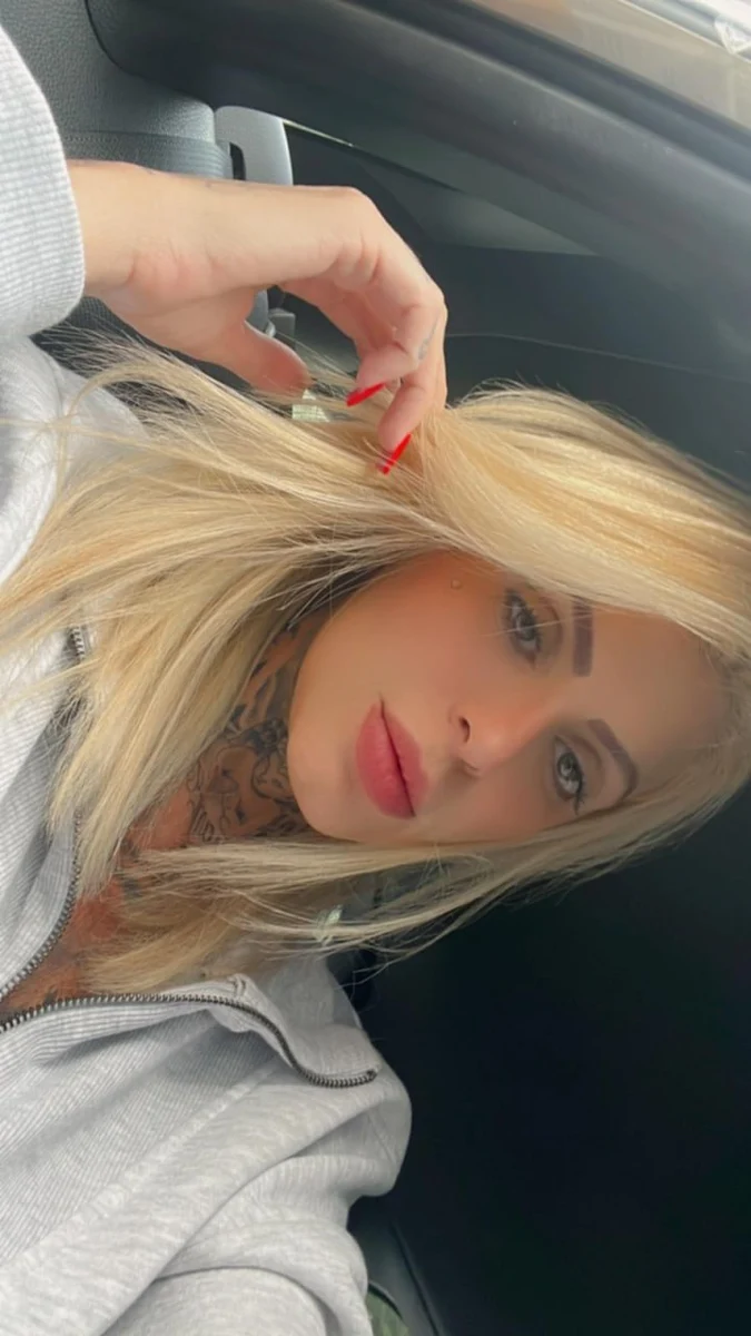 Leona escort in Rome