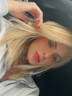 Leona escort in Rome