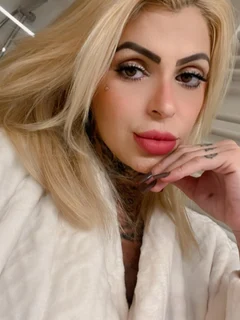 Leona escort in Rome