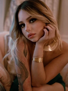 Lika escort in Milan