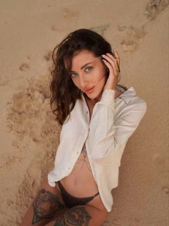 Lilia escort in Milan