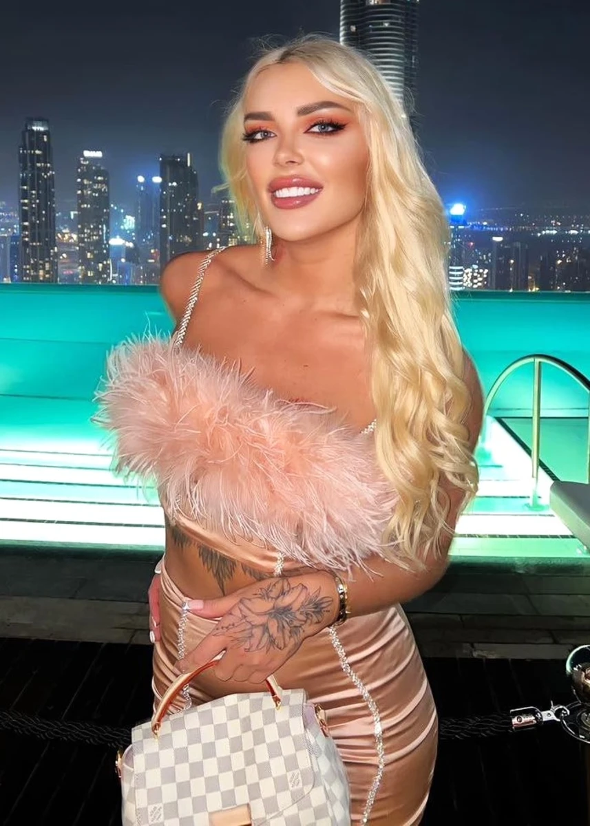 Liza escort in Milan