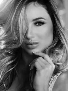 Lora escort in Rome