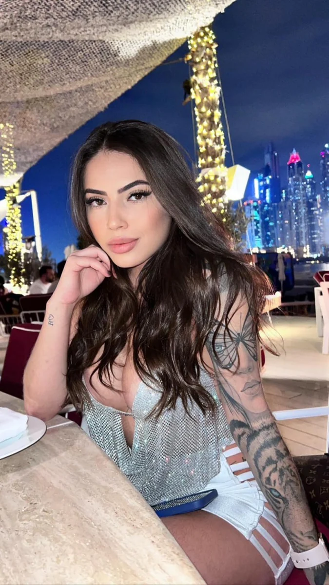 Loren escort in Milan