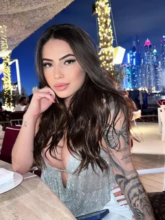 Loren escort in Milan