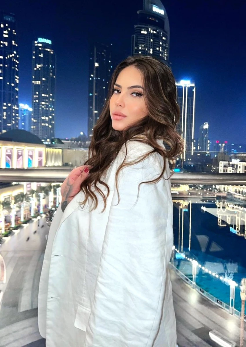 Loren escort in Milan