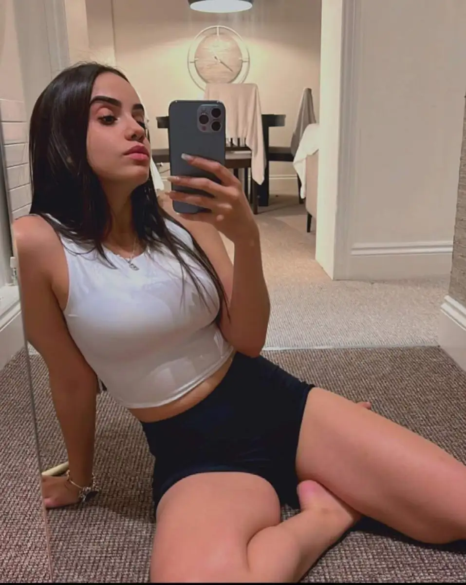 Luiza escort in Rome