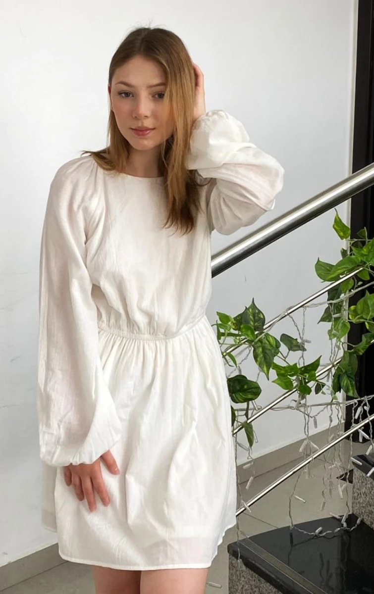 Luna escort in Milan