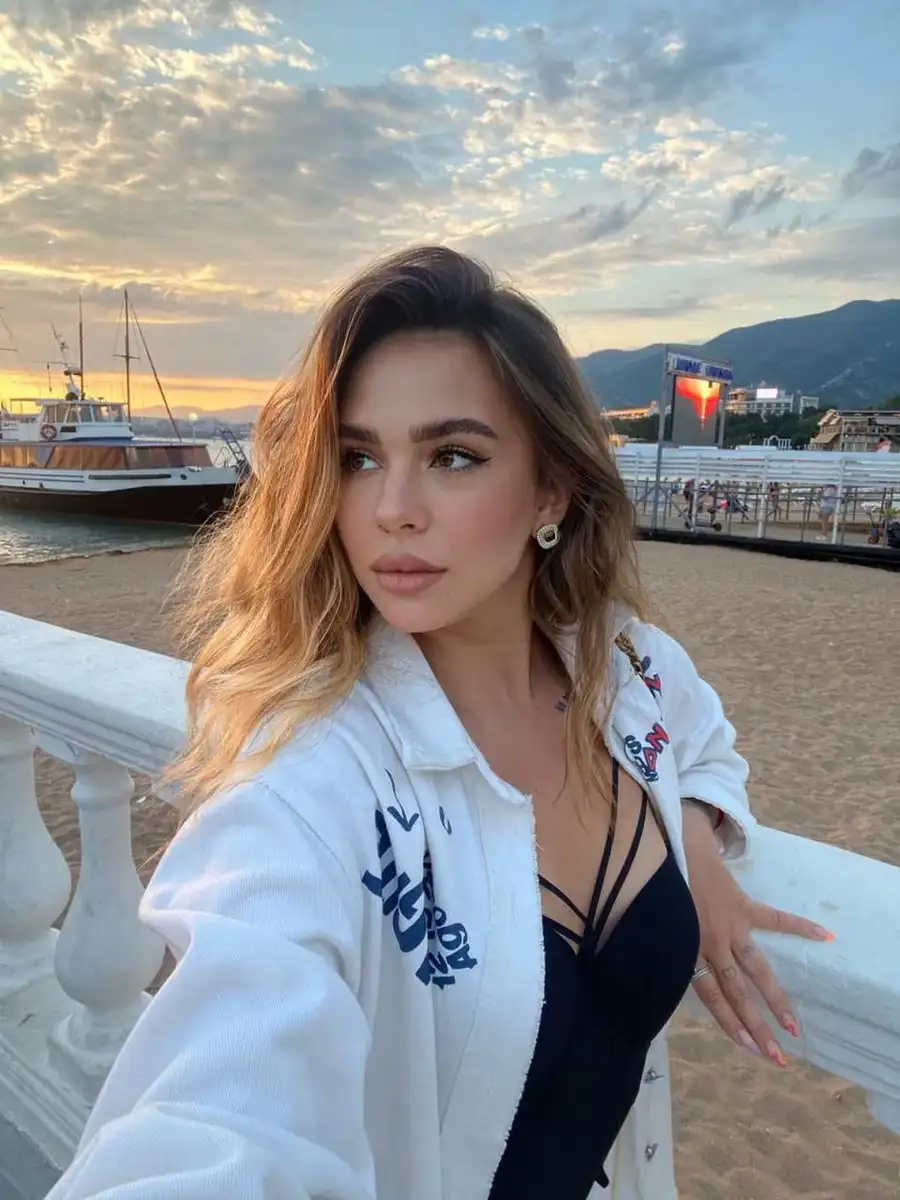 Lydia escort in Rome