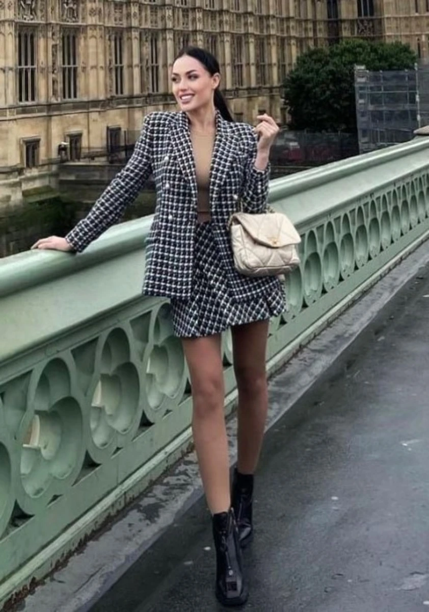 Madlen escort in Rome