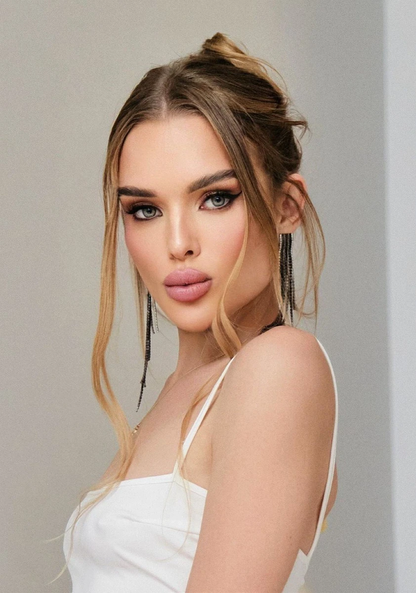 Maria escort in Milan