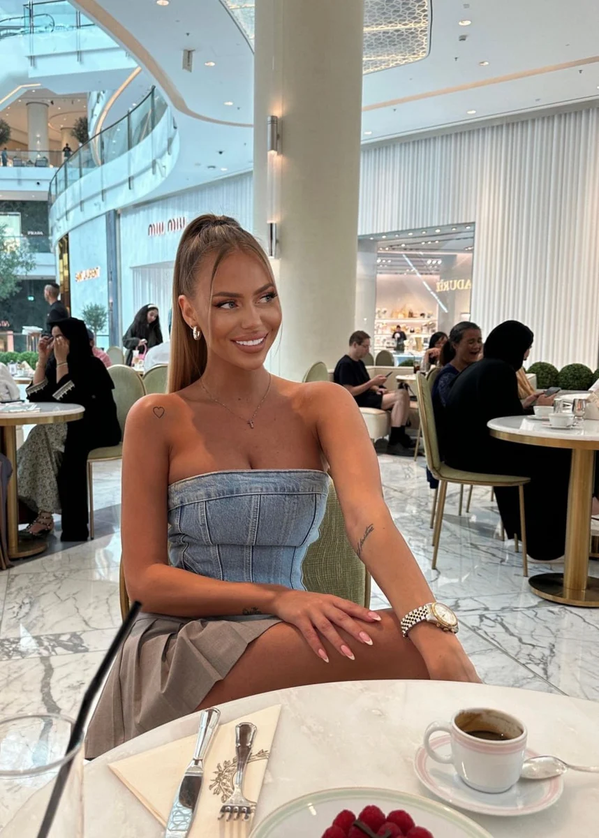 Maria escort in Milan