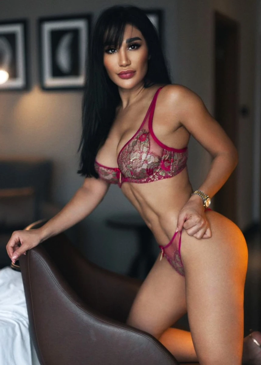 Mariyam escort in Milan