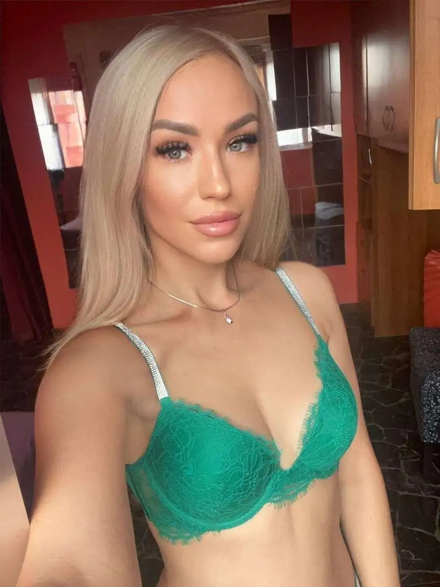 Masha escort in Rome