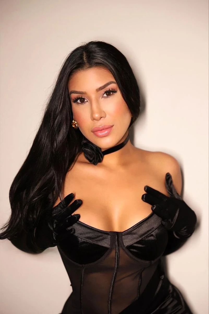 Mel escort in Milan