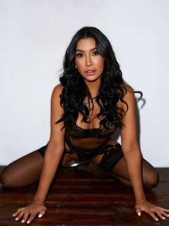 Mel escort in Milan