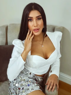 Mel escort in Milan
