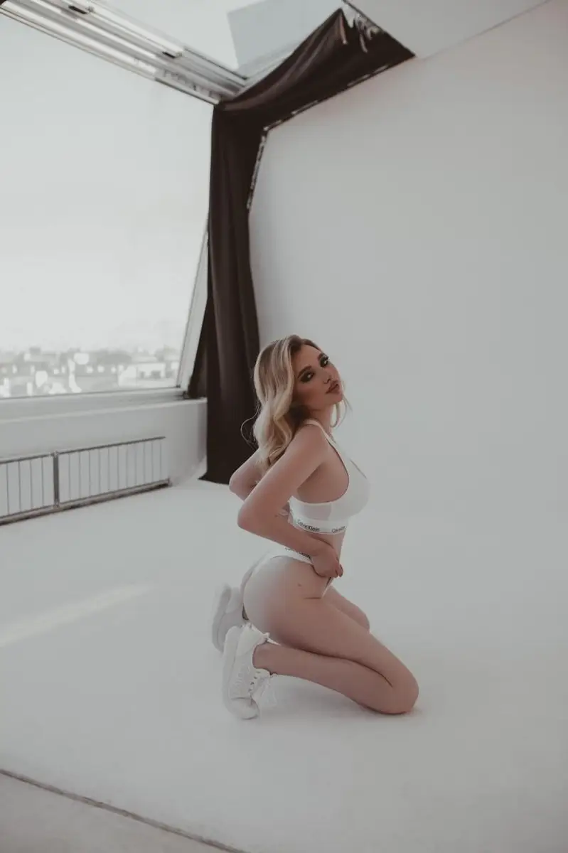 Mika escort in Rome
