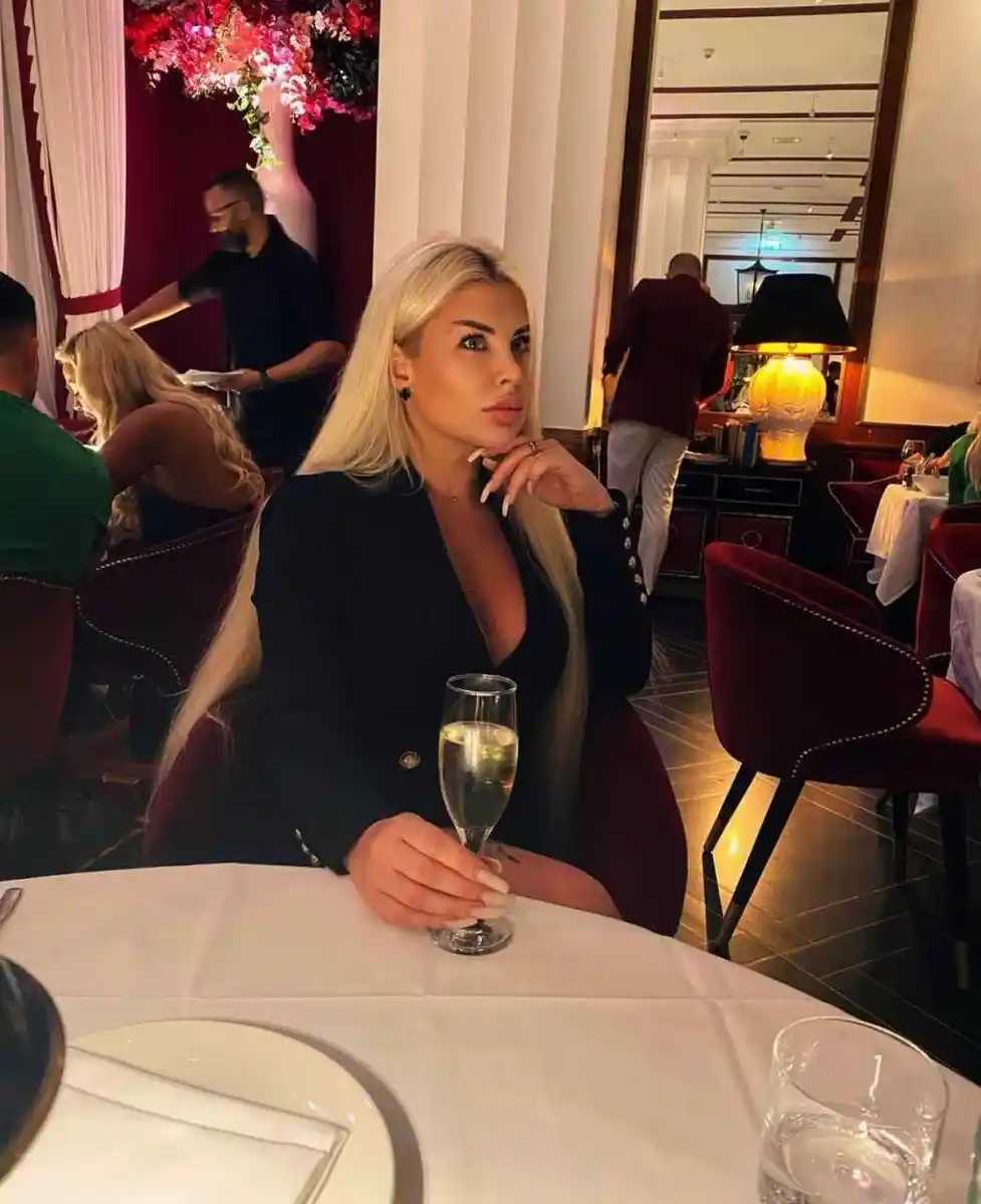 Mila escort in Rome