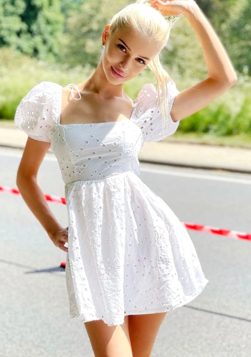 Milena escort in Milan