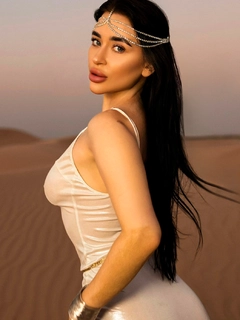 Molli escort in Milan