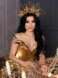 Naya escort in Rome