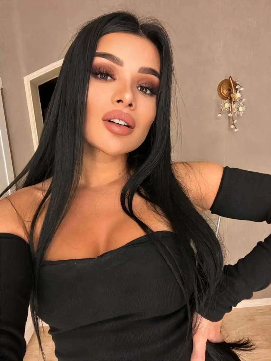 Naya escort in Rome