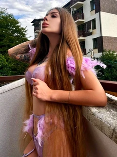 Nika escort in Milan