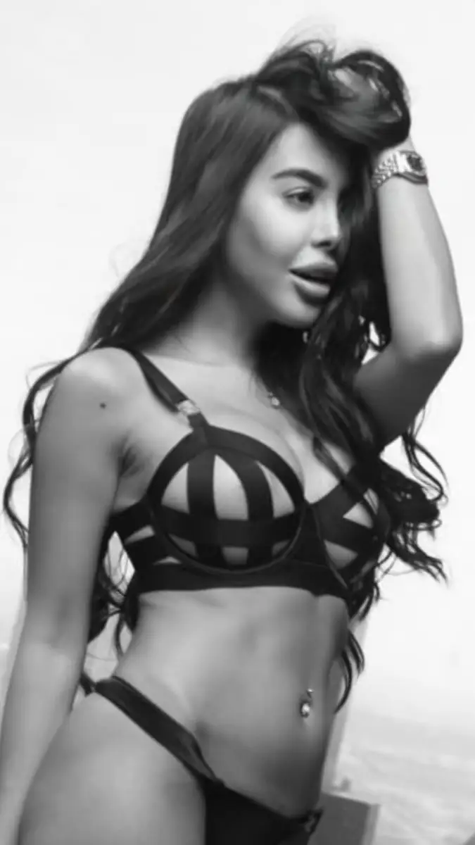 Nina escort in Milan