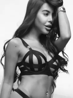 Nina escort in Milan