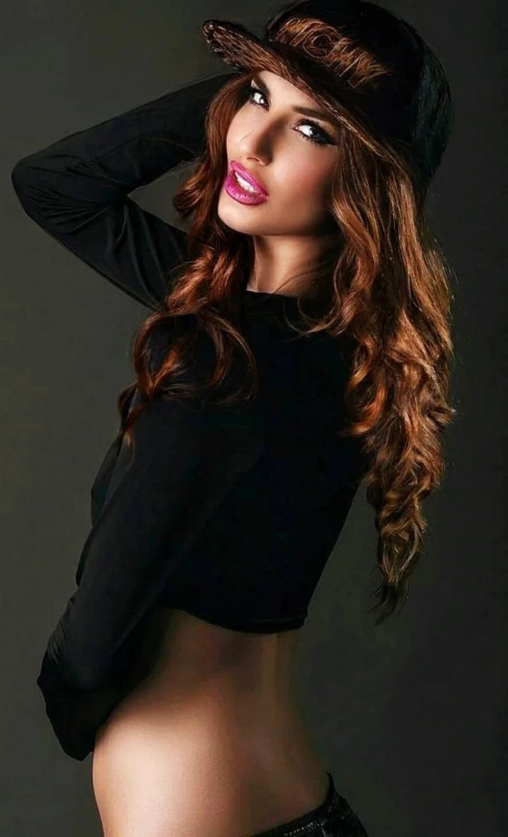 Ninnel escort in Milan
