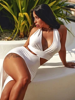 Nita escort in Milan