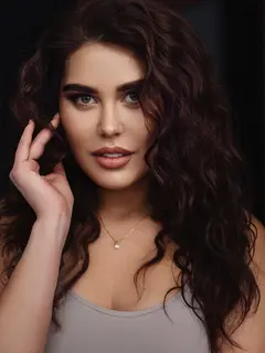 Nona escort in Milan