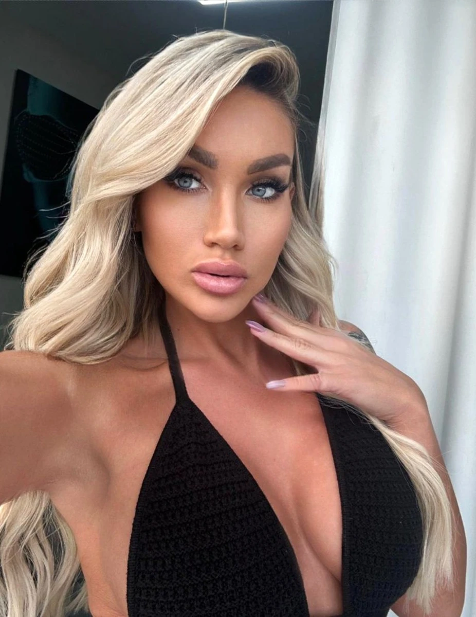 Norina escort in Milan